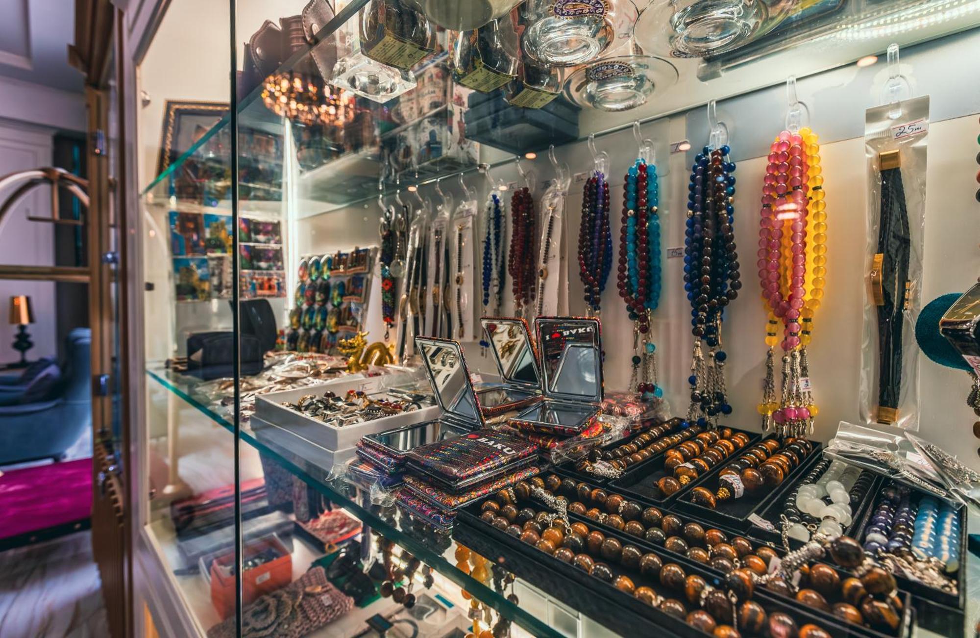 Alba Hotel & Spa Баку Екстер'єр фото Jewelry store in Florence, Italy