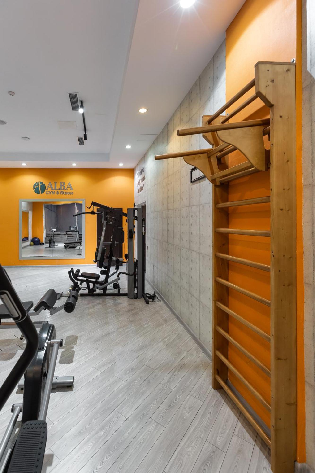 Alba Hotel & Spa Баку Екстер'єр фото A modern Swedish ladder