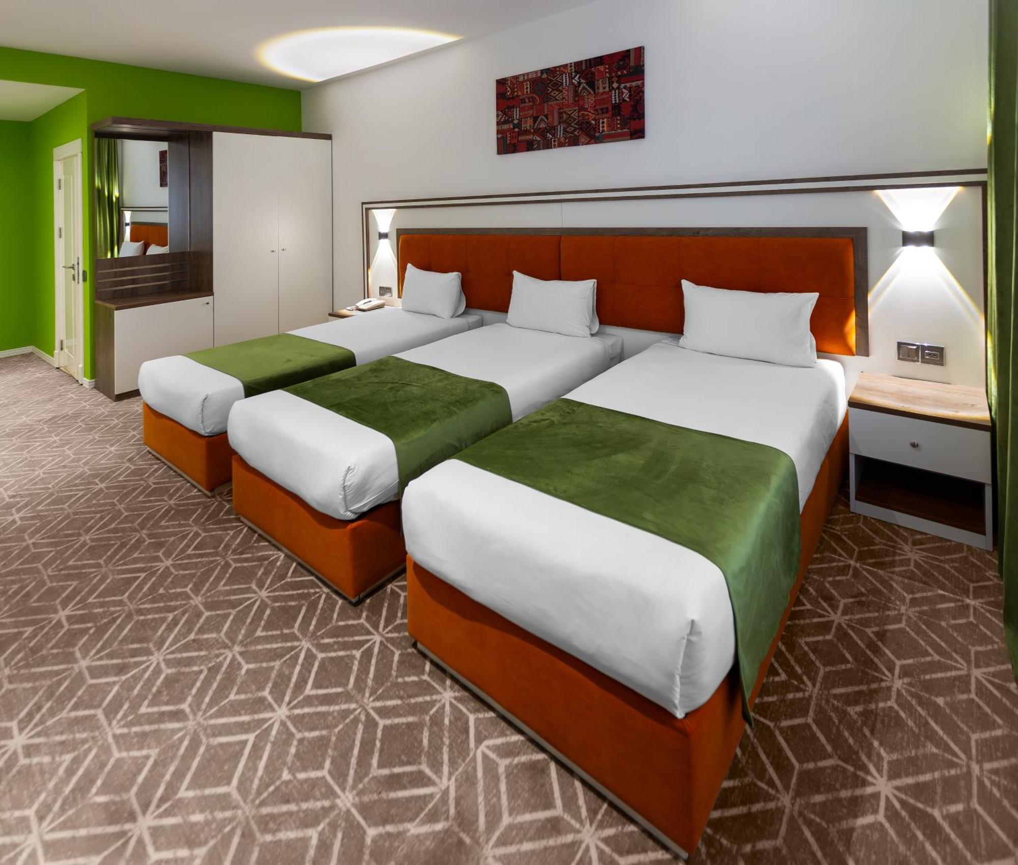 Alba Hotel & Spa Баку Екстер'єр фото A typical Premier Inn room